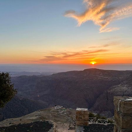 Jabal Dana Hotel - The Highest Hotel In Jordan 外观 照片